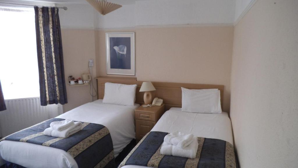 ريدينج Belle Vue House Hotel الغرفة الصورة