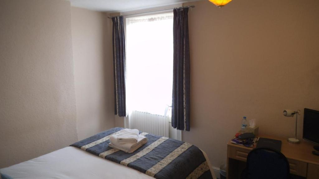 ريدينج Belle Vue House Hotel الغرفة الصورة